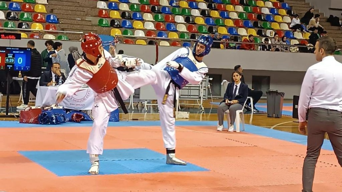 Okulumuz öğrencilerinden Faruk Güleşçi, Taekwondo Gençler İstanbul Şampiyonasında İstanbul Şampiyonu Olmuştur.
