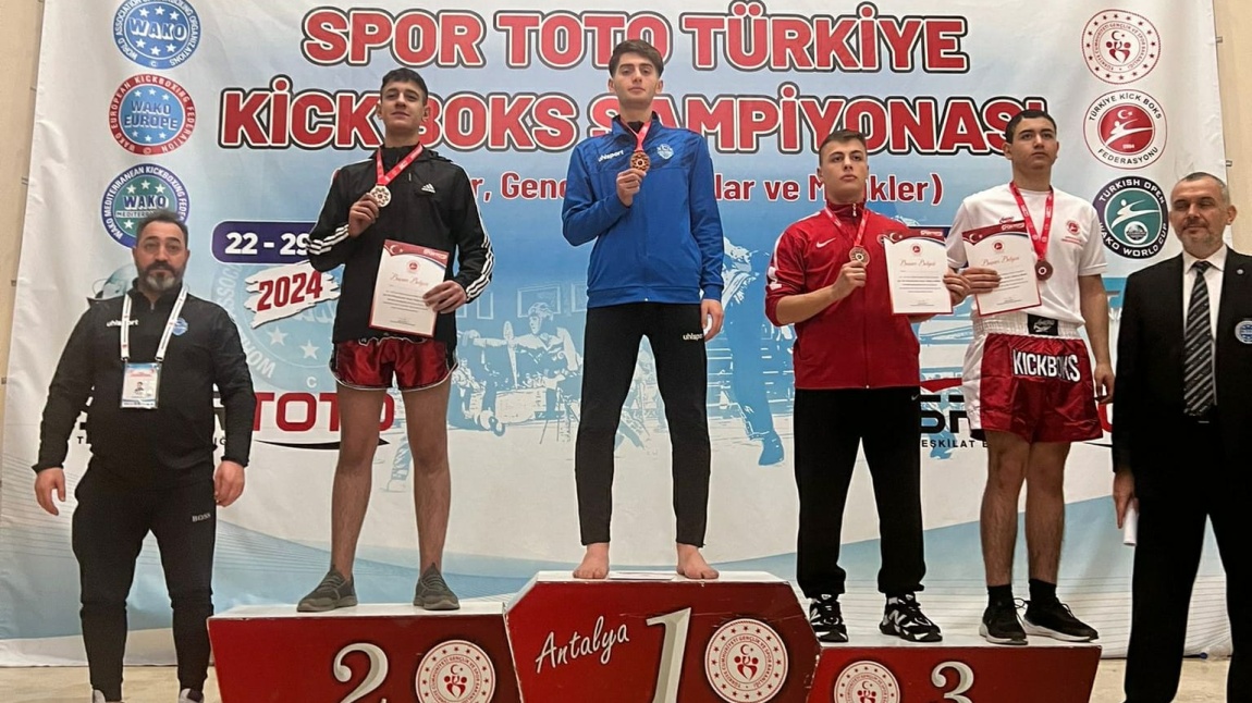 Milli Sporcumuz Faruk Güleşci Kick Boks Türkiye Şampiyonu!