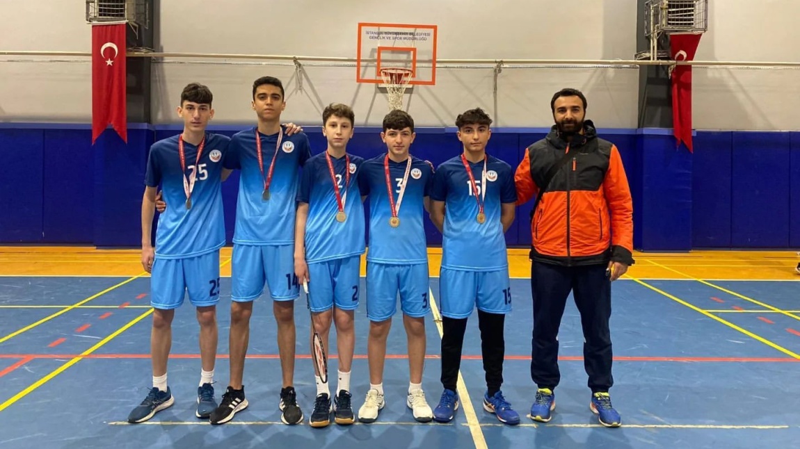 Badminton Okul Takımımız Pendik İlçe 1.si Olmuştur.